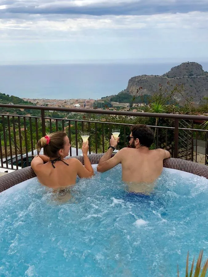 Bed & Breakfast B&B Roomantic & Piscina Idromassaggio Cefalu Italy