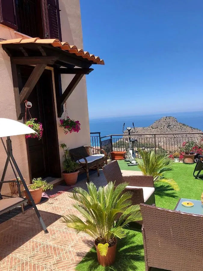 B&B Roomantic & Piscina Idromassaggio 切法卢